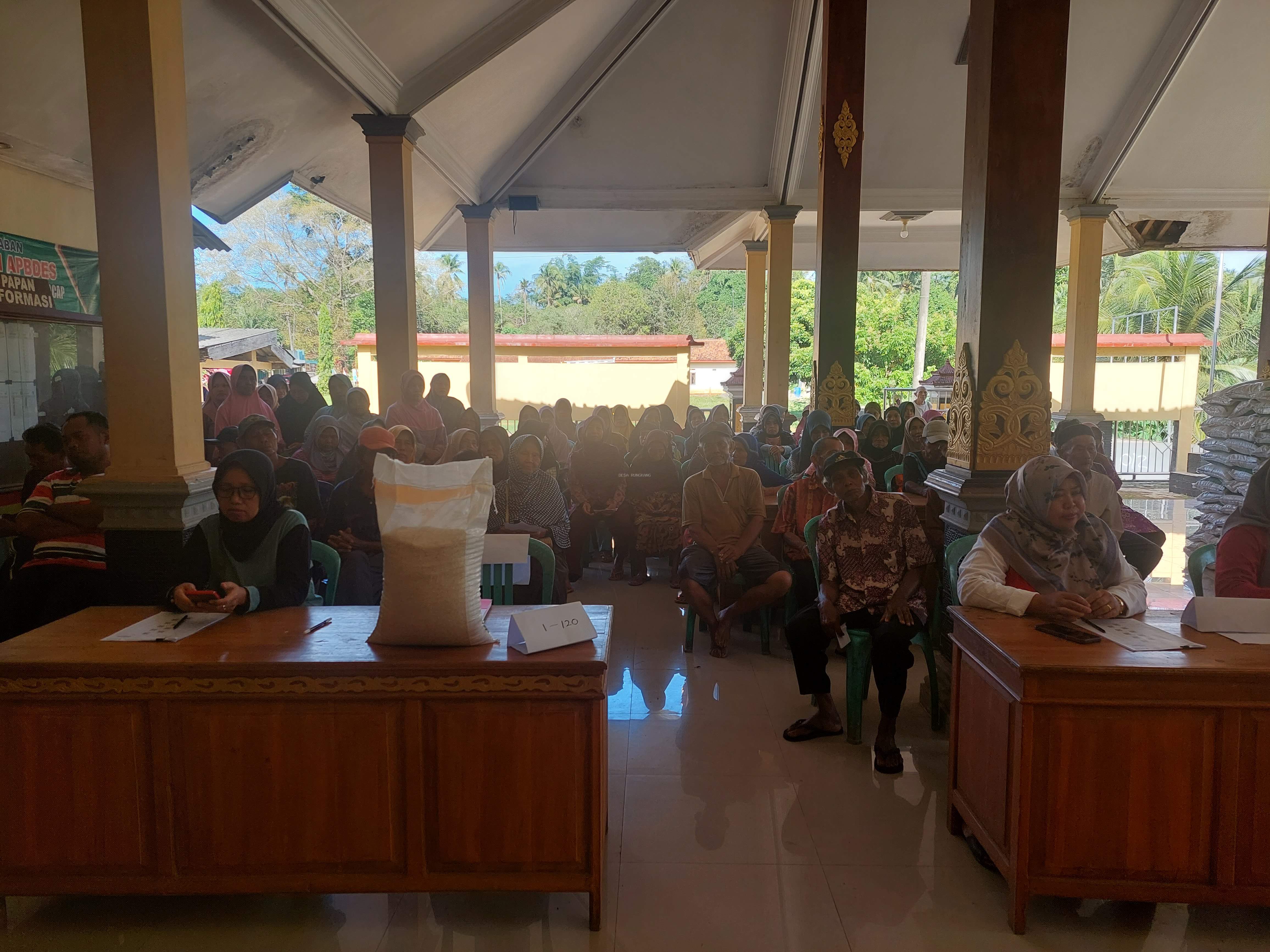 Penyaluran bantuan Cadangan Pangan Pemerintah