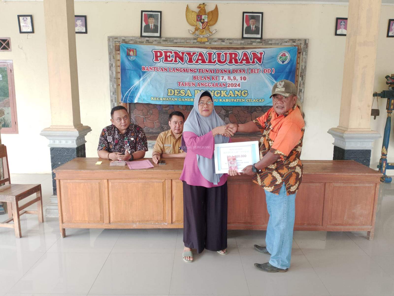 Penyaluran Dana Bantuan Langsung Tunai Dana Desa